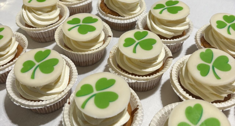 Aer Lingus Shamrock cake